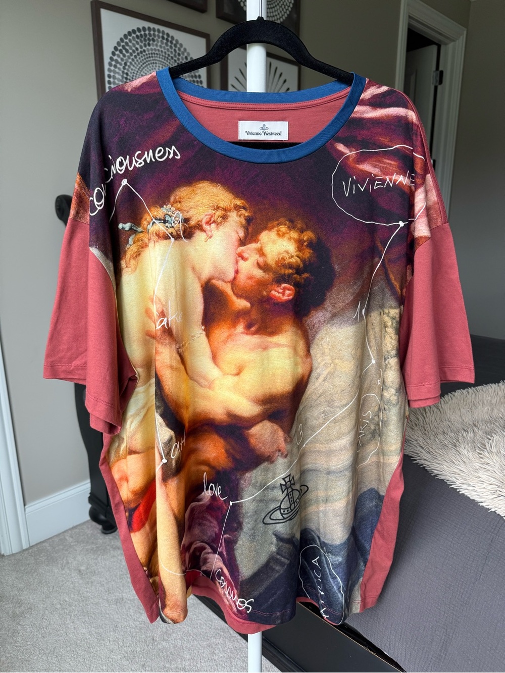 Vivienne Westwood Kiss Print Cotton Oversized T-Shirt - Picture 2 of 6